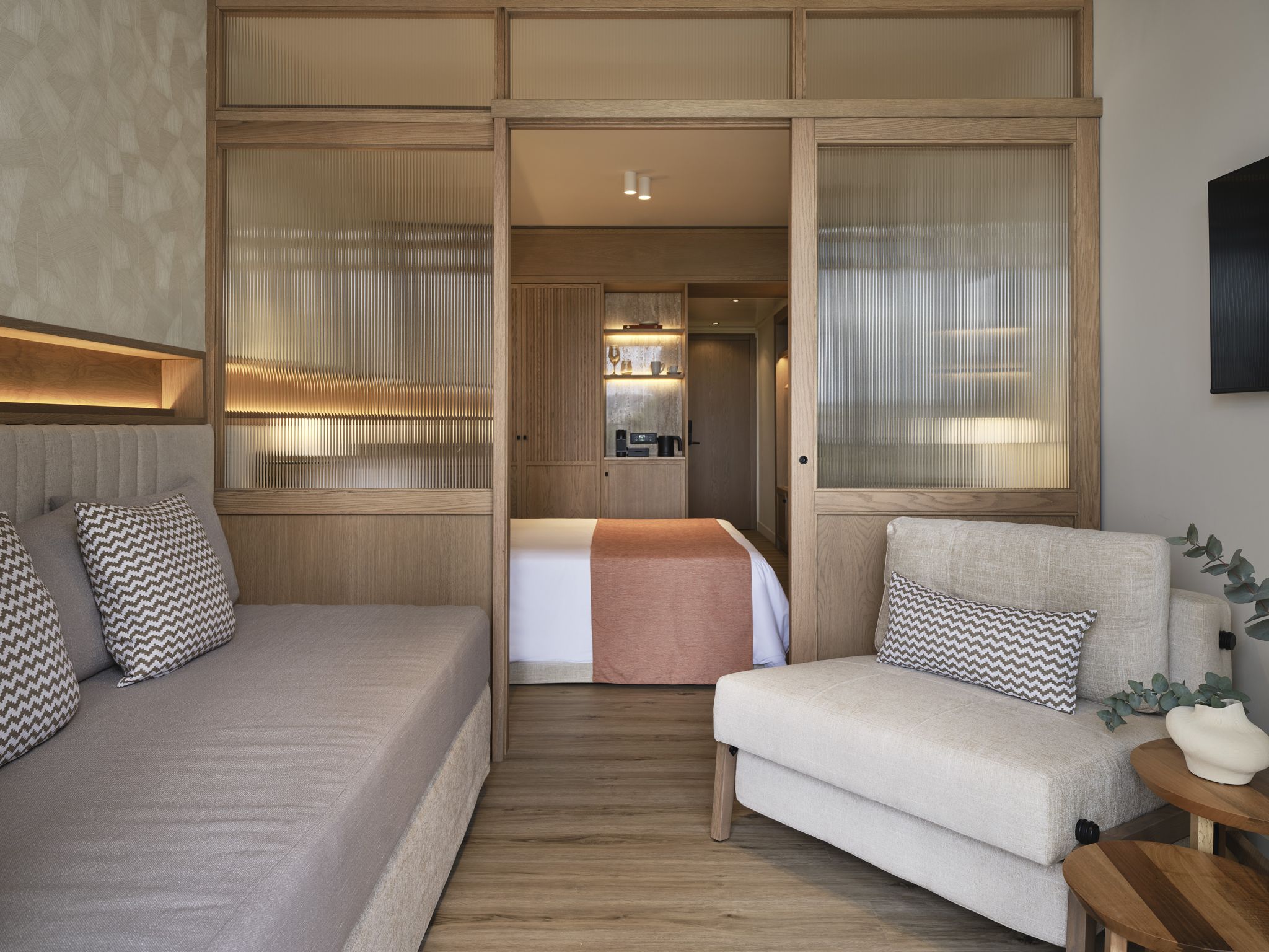 CHAMBRE FAMILIALE AVEC VUE SUR LE JARDIN