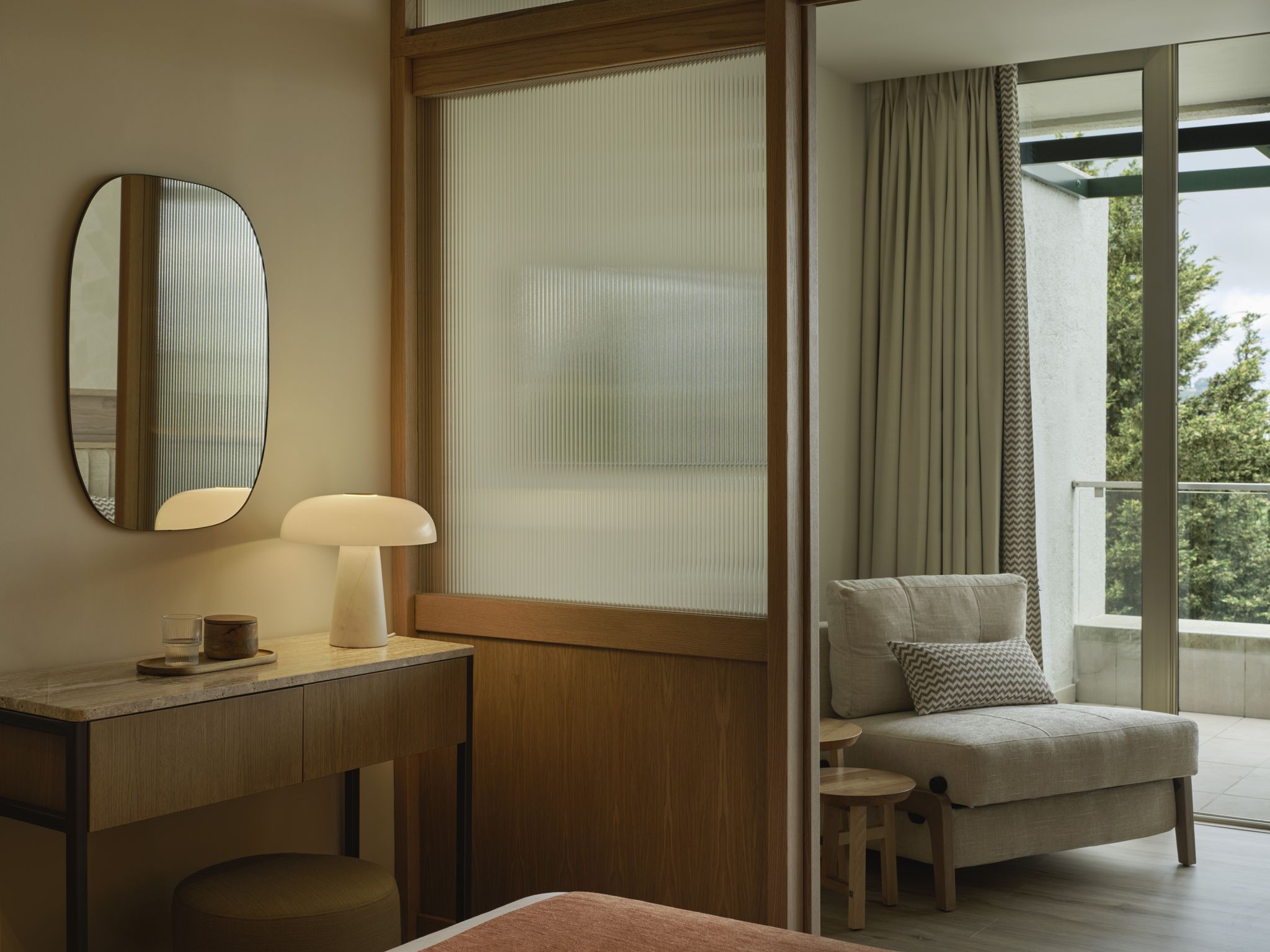 CHAMBRE FAMILIALE AVEC VUE SUR LE JARDIN