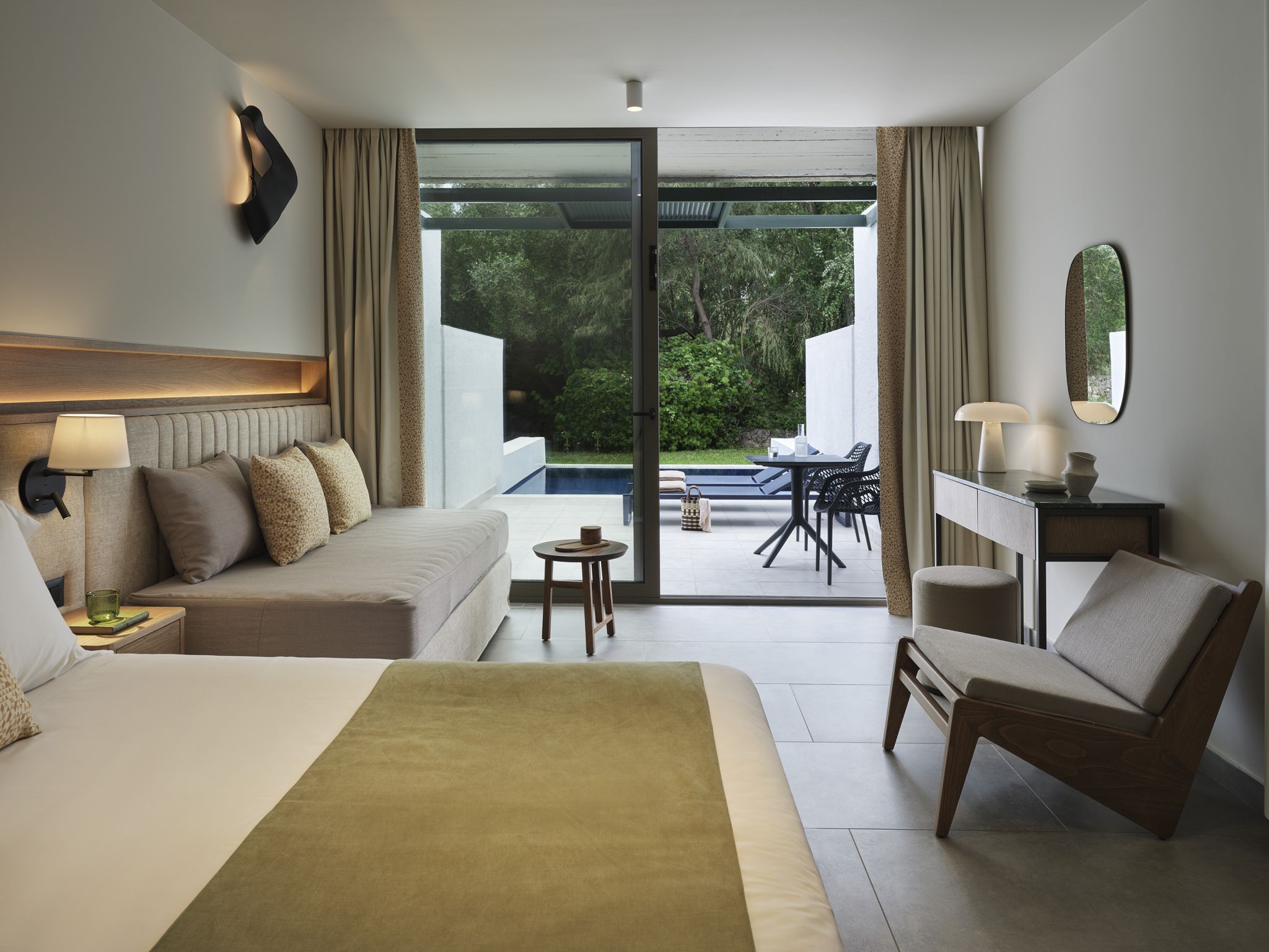 BLICK AUF DEN GARTEN & DEN POOL